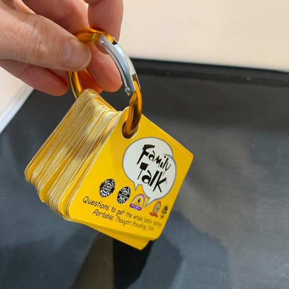 EUC FAMILY TALK PORTABLE TRAVEL GAME - Picture 2 of 6